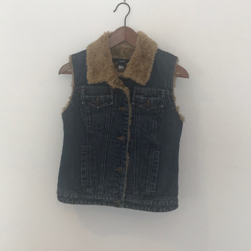 Women’s Gap denim fur lined vest